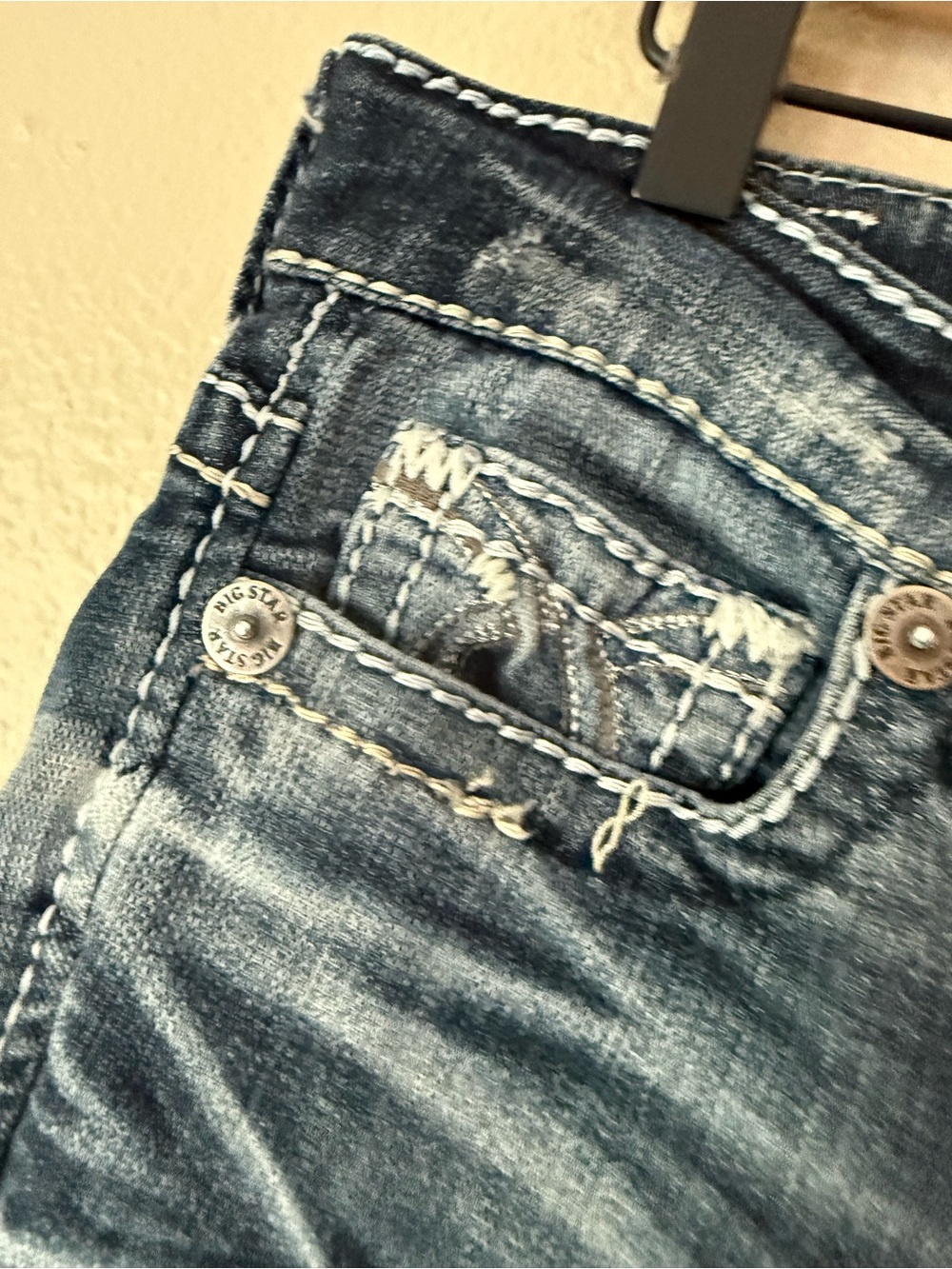 Big Star Women's Flare Jeans in Faded Blue Wash - Picture 5 of 8